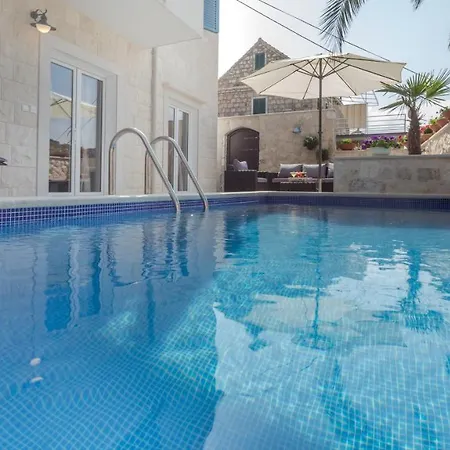 Private Pool Oasis- Just A Few Minutes From The Centre 아파트 흐바르