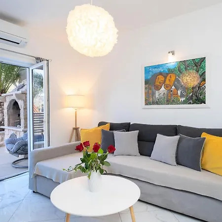 Capitis In The Center Apartment *