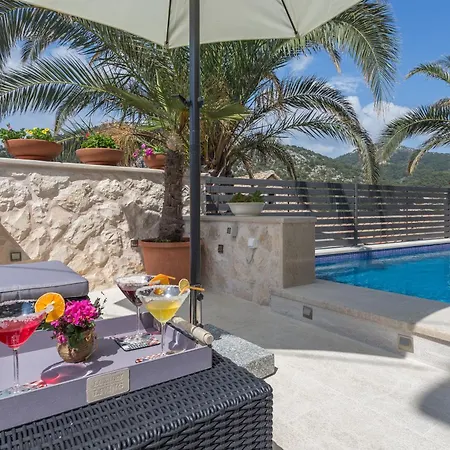 Villa Capitis In The Centre