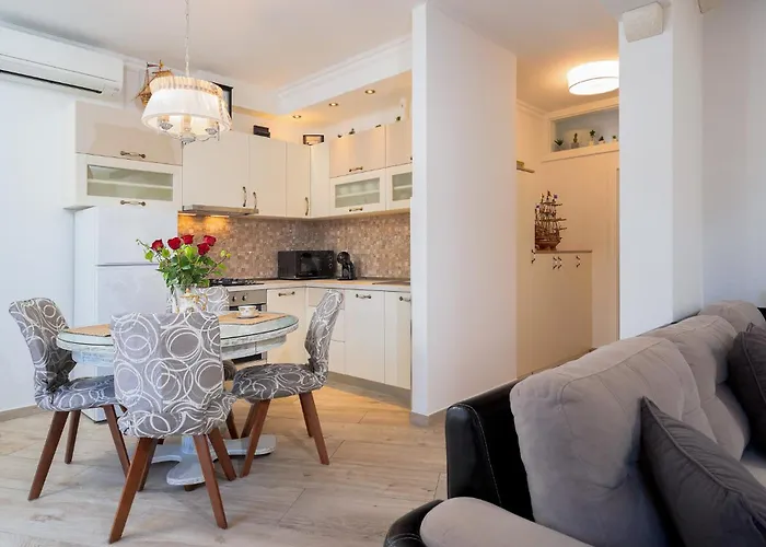 Villa Capitis In The Centre Hvar Town