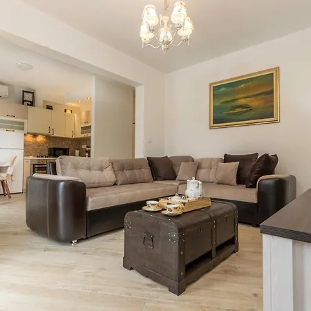 Villa Capitis In The Centre *