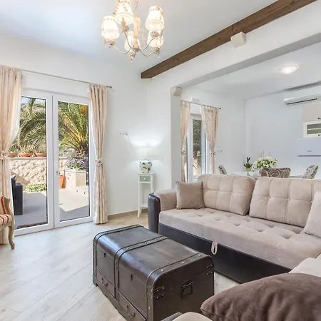 Villa Capitis In The Centre * Hvar Town